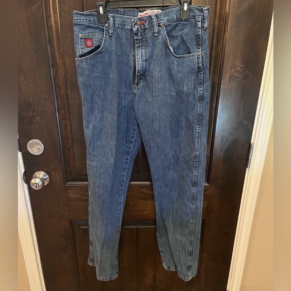 Men’s Wrangler Blue Jeans